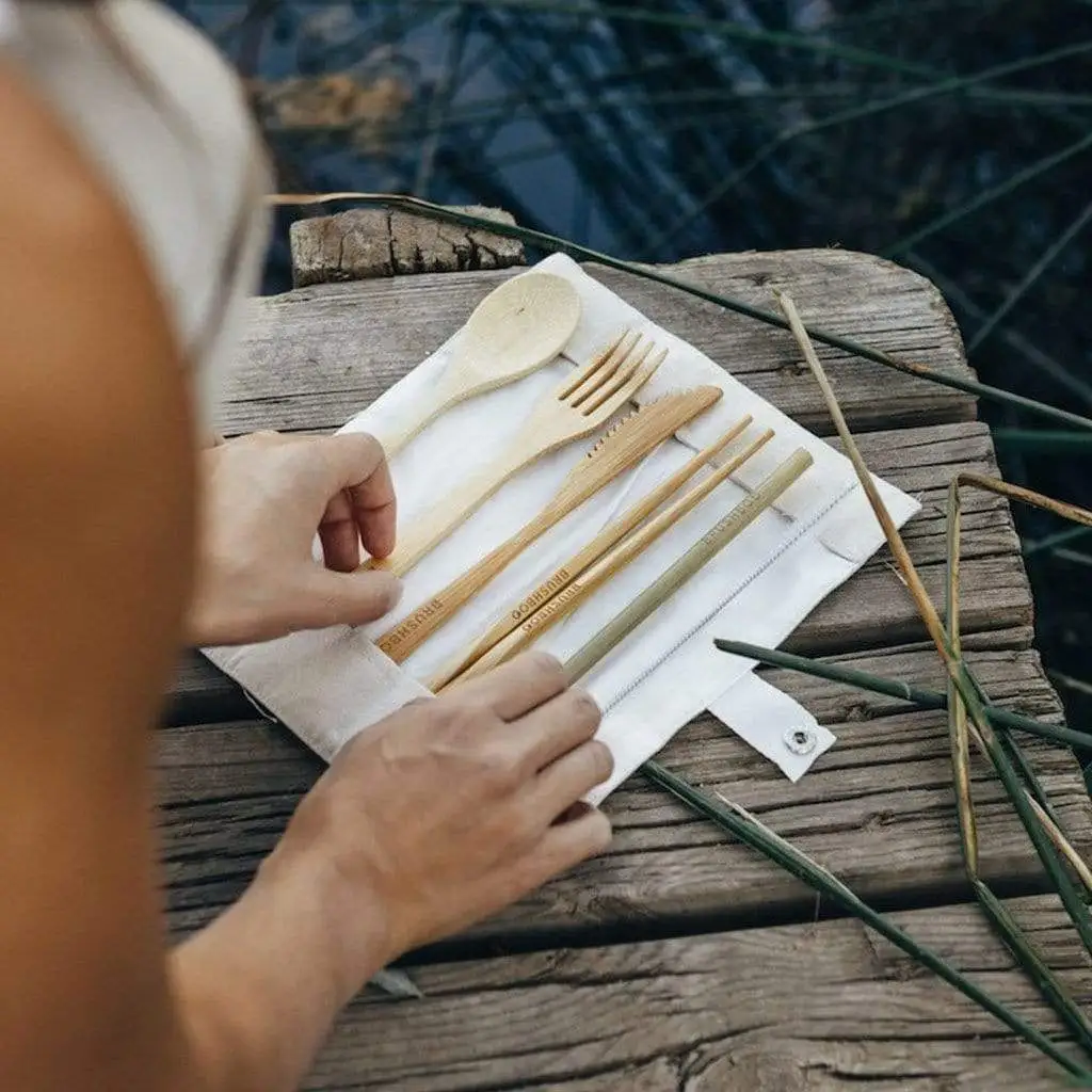 cubiertos bambú